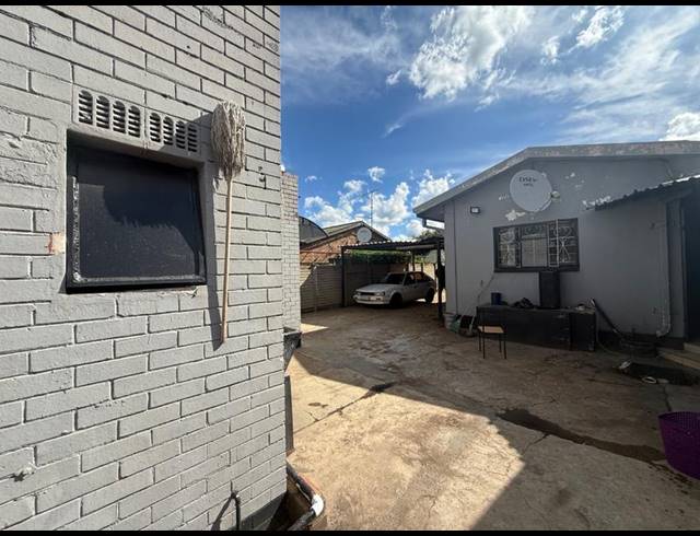 7 BEDROOM HOUSE FOR SALE IN VANDERBIJLPARK CW 2
